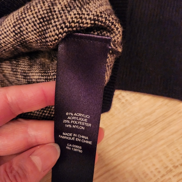 Sweater and pencil skirt - Picture 5 of 5